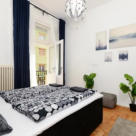 Akacfa 7 Two Bedroom Budapest