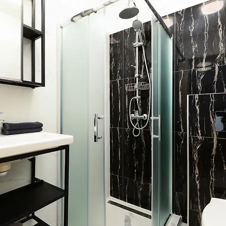 Akacfa 7 Two Bedroom Budapest