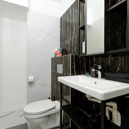 Apartment Akacfa 7 Two Bedroom Budapest